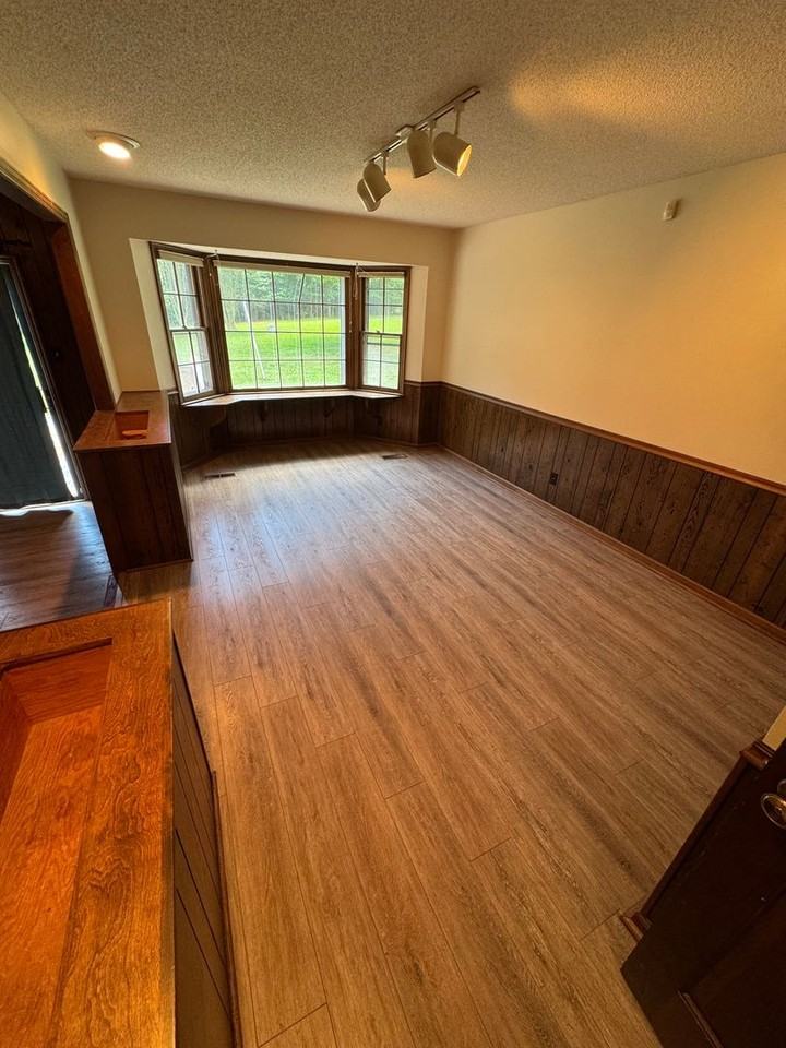 4580 Pennington Rd - Photo 6 of 20