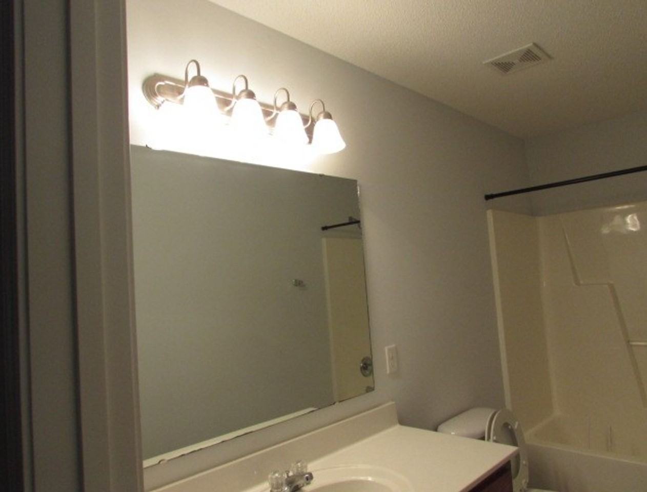 3240 Valencia Dr - Photo 5 of 8