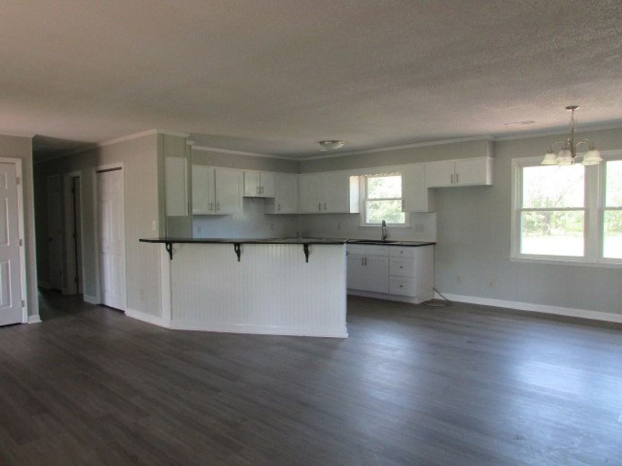 2940 Steeplechase Dr - Photo 2 of 12