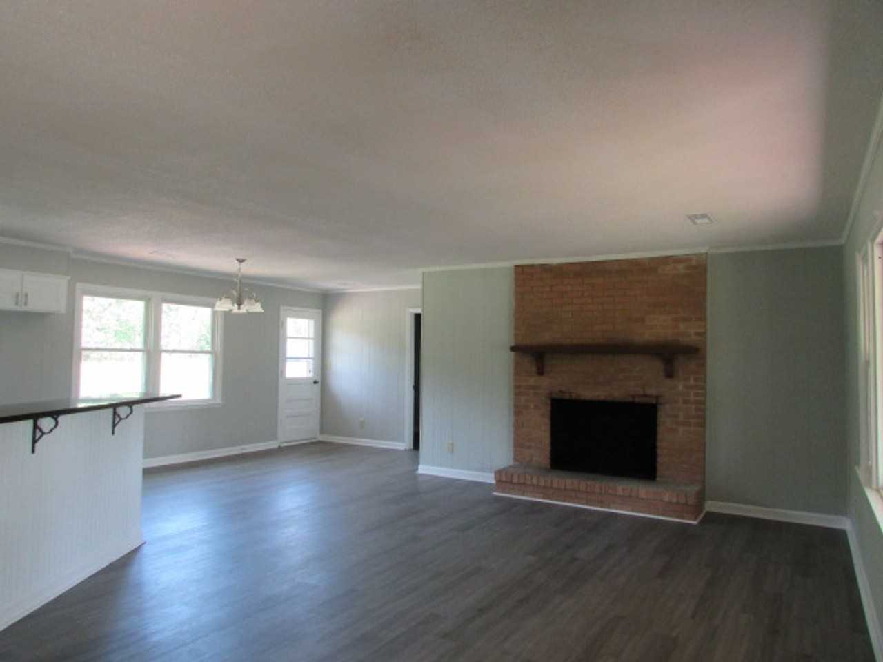 2940 Steeplechase Dr - Photo 4 of 12