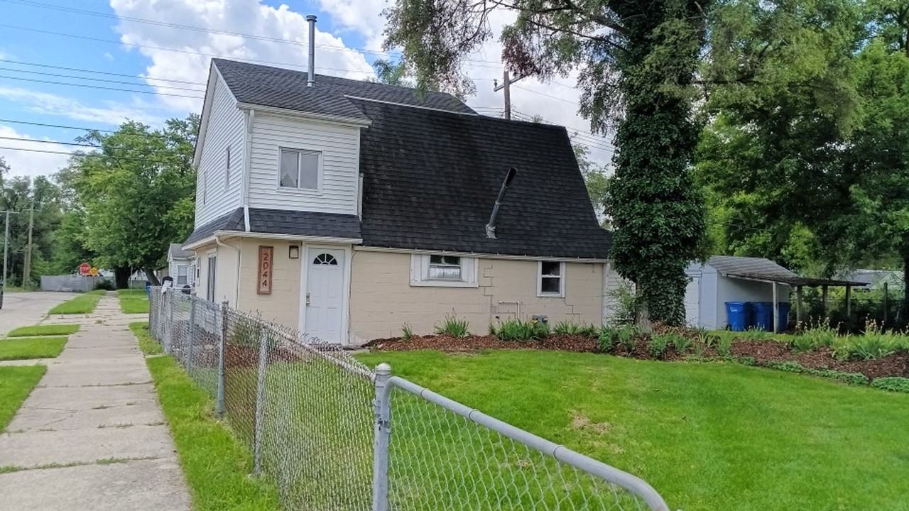 2044 Garrick Ave - Photo 5 of 28