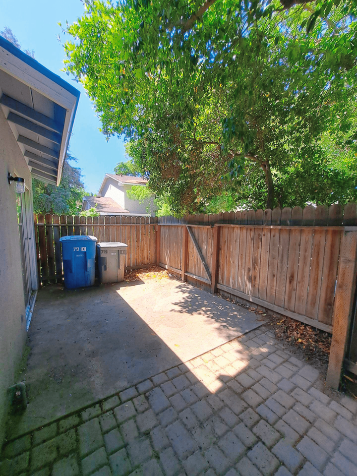 4779 N Cedar Ave #101 - Photo 6 of 12