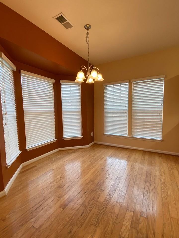 232 Hadley Commons Dr - Photo 3 of 20
