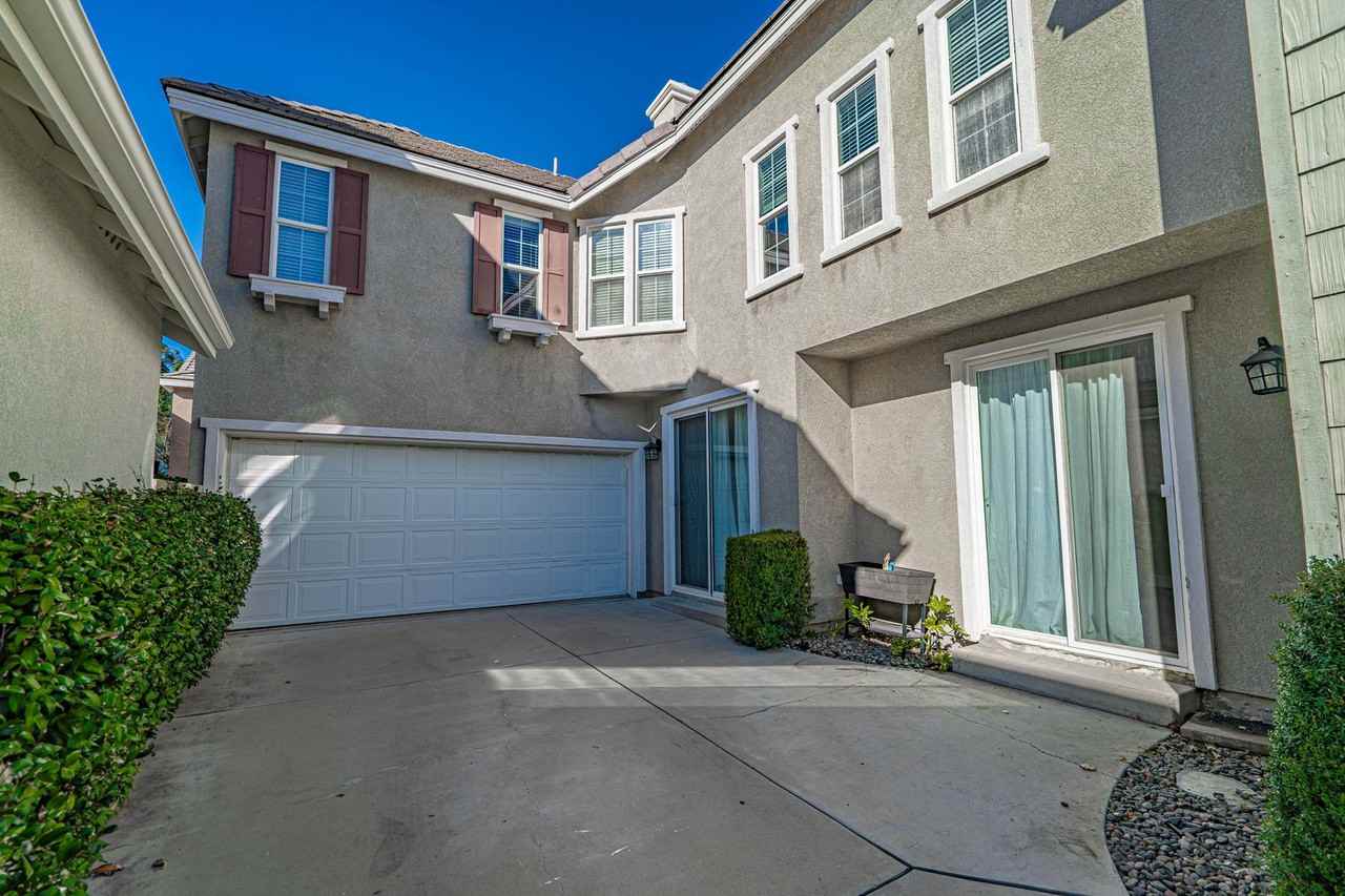 23239 Barnacle Ln - Photo 2 of 33