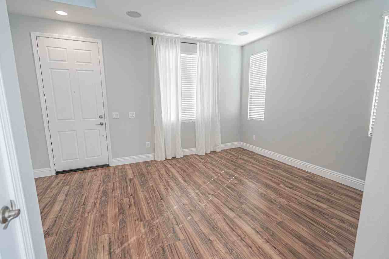 23239 Barnacle Ln - Photo 3 of 33