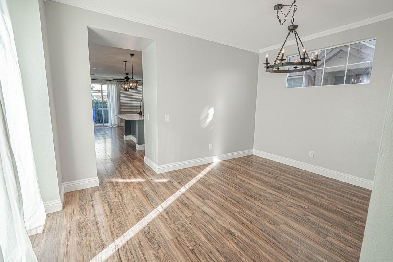 23239 Barnacle Ln - Photo 4 of 33