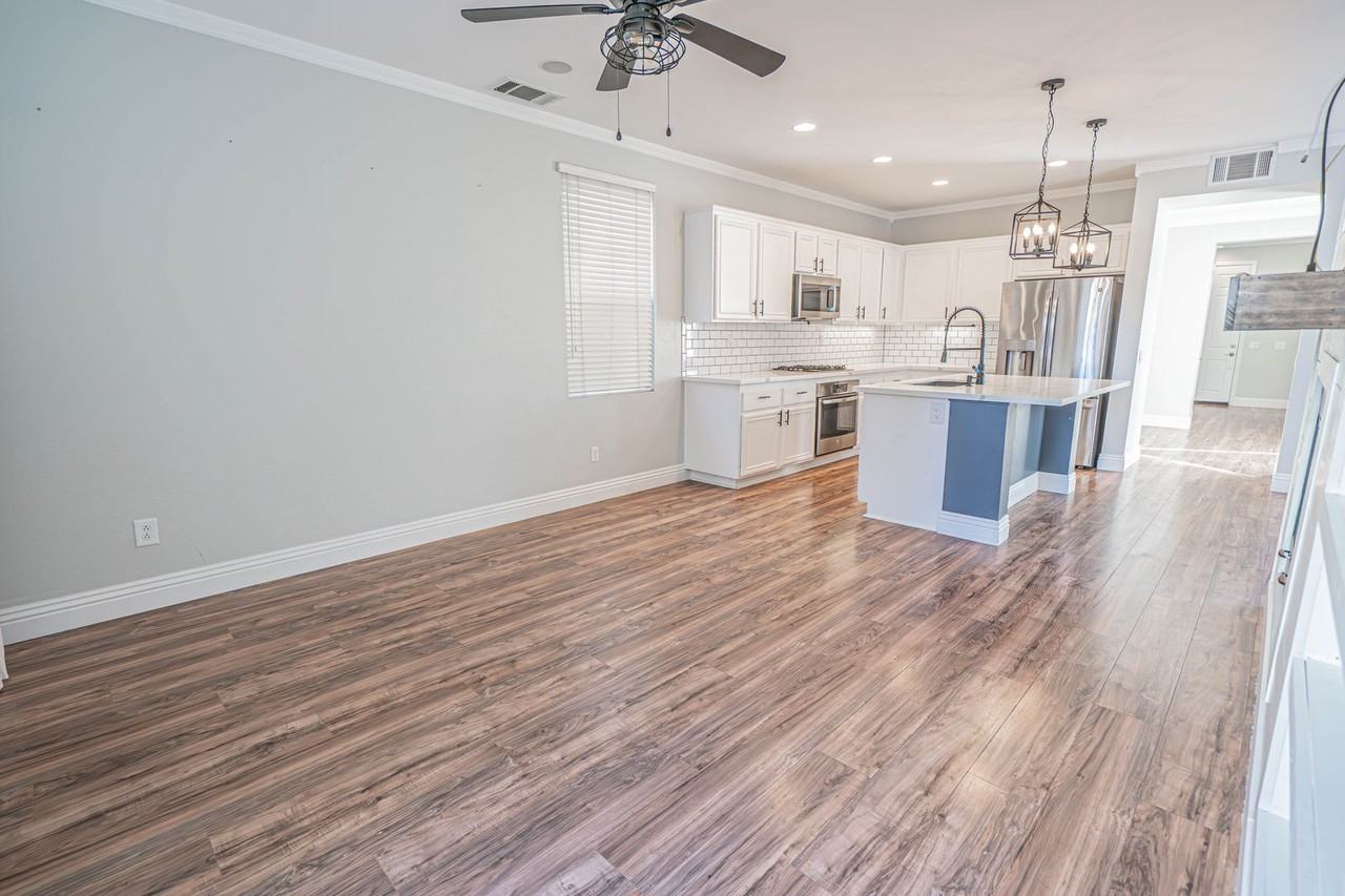 23239 Barnacle Ln - Photo 5 of 33