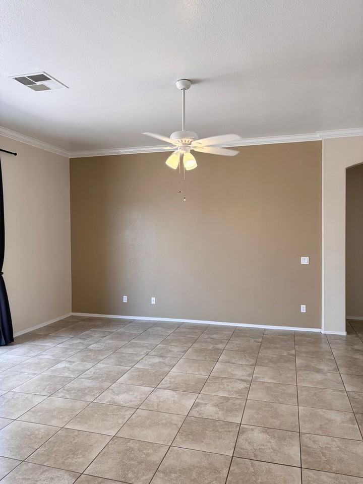 1083 W Aspen Ave - Photo 5 of 21