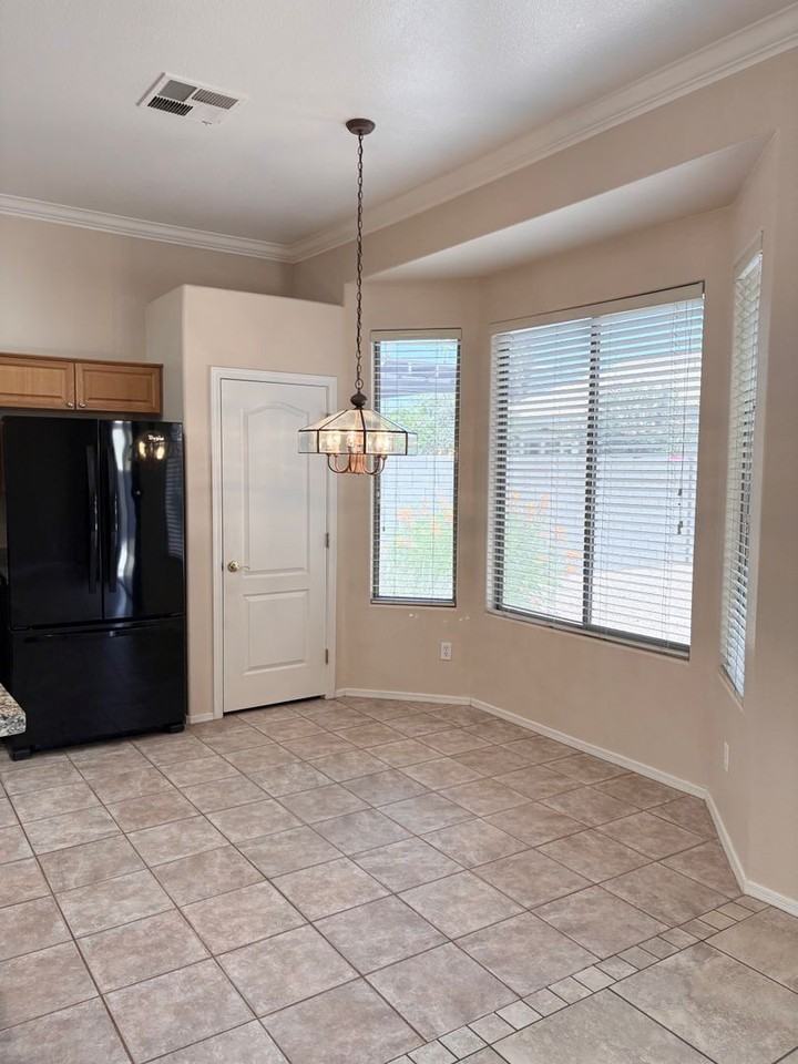 1083 W Aspen Ave - Photo 7 of 21