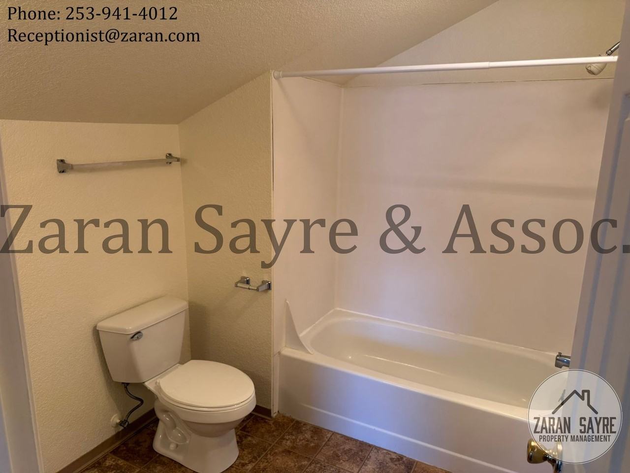 709 9th St Se - Photo 6 of 24