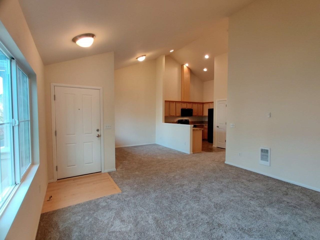 6544 Indiana St Se - Photo 3 of 16