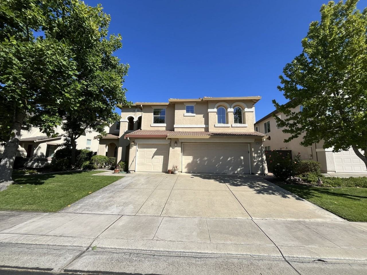 9740 Ruddy Duck Way - Photo 2 of 28