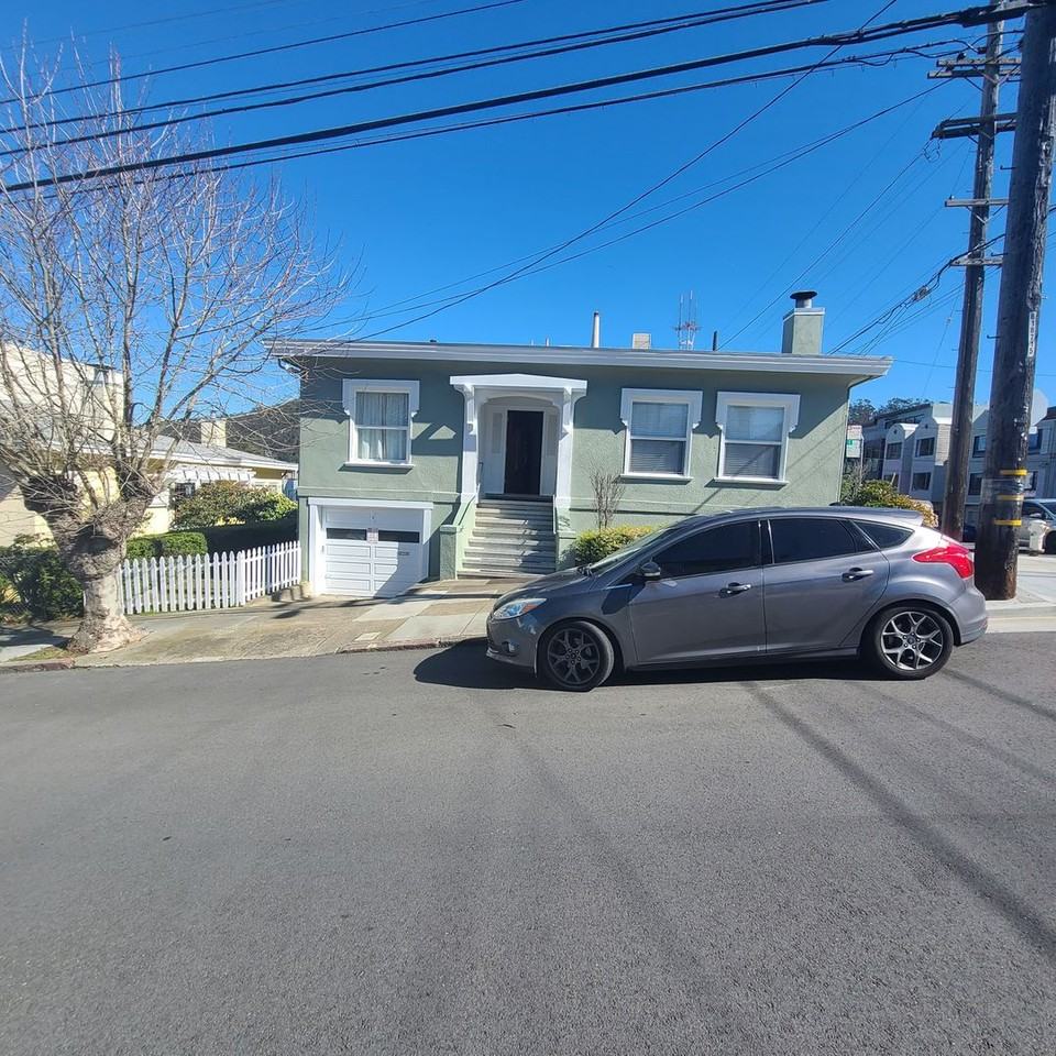 1698 10th Ave - Photo 3 of 23