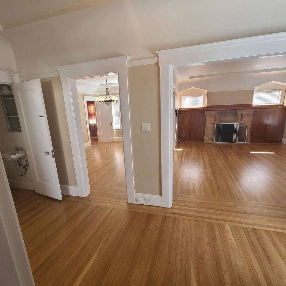 1698 10th Ave - Photo 4 of 23