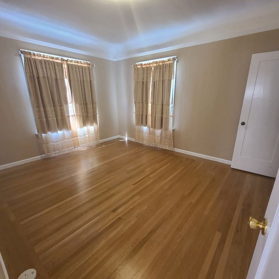 1698 10th Ave - Photo 6 of 23