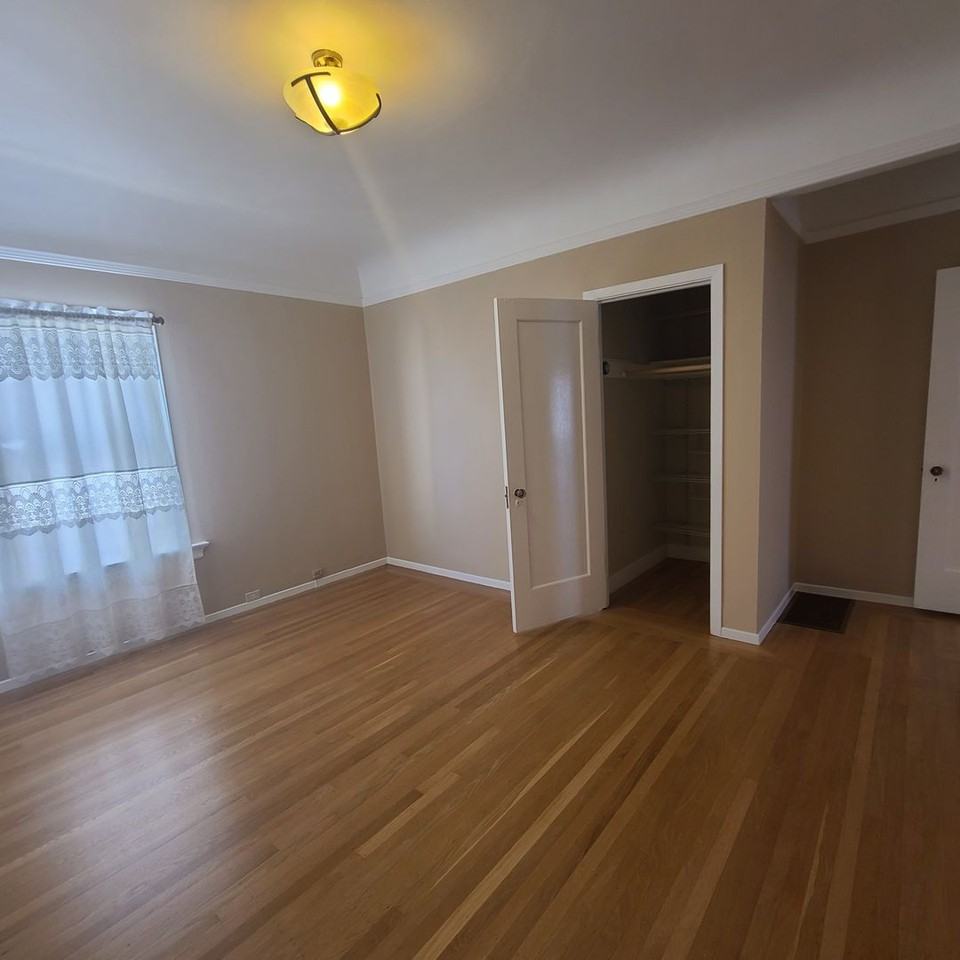 1698 10th Ave - Photo 7 of 23