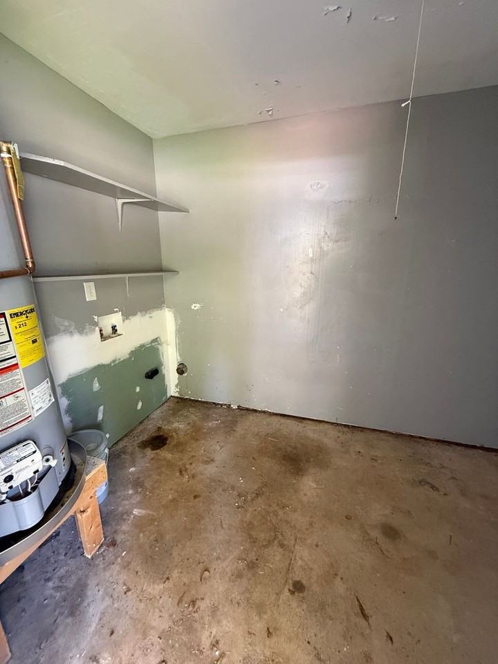360 Oakwild Dr - Photo 4 of 13