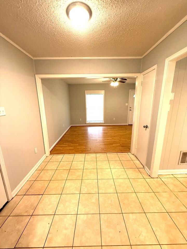 360 Oakwild Dr - Photo 6 of 13