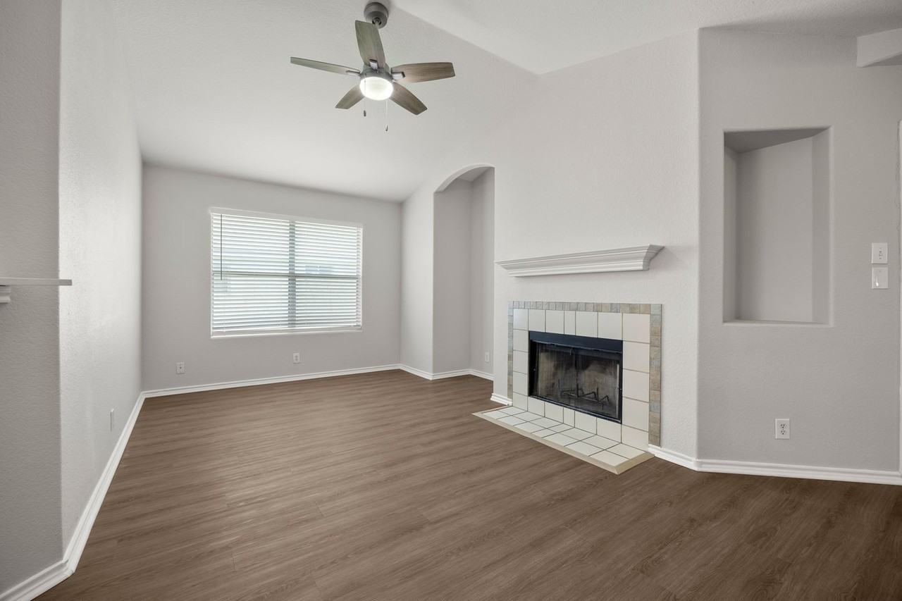 16702 Shipshaw River Dr - Photo 3 of 17