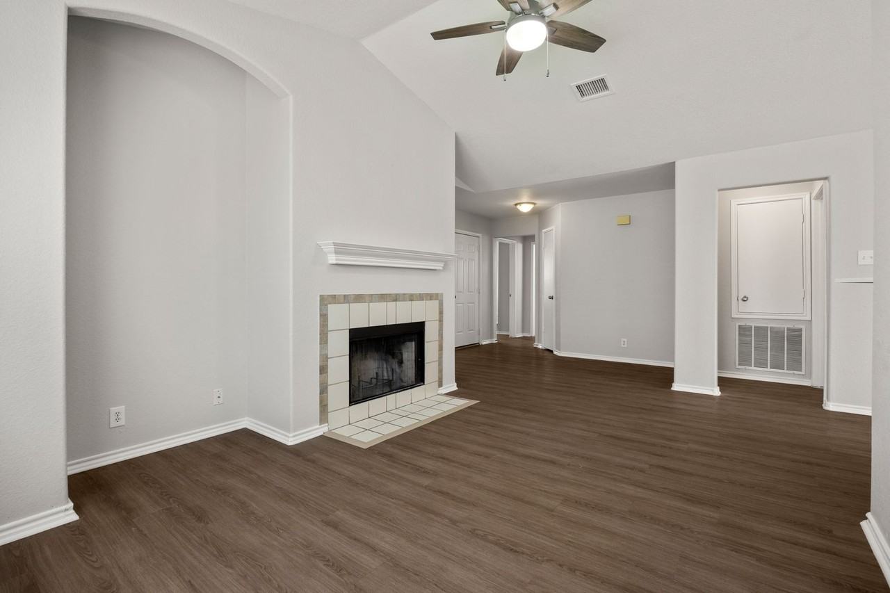 16702 Shipshaw River Dr - Photo 4 of 17