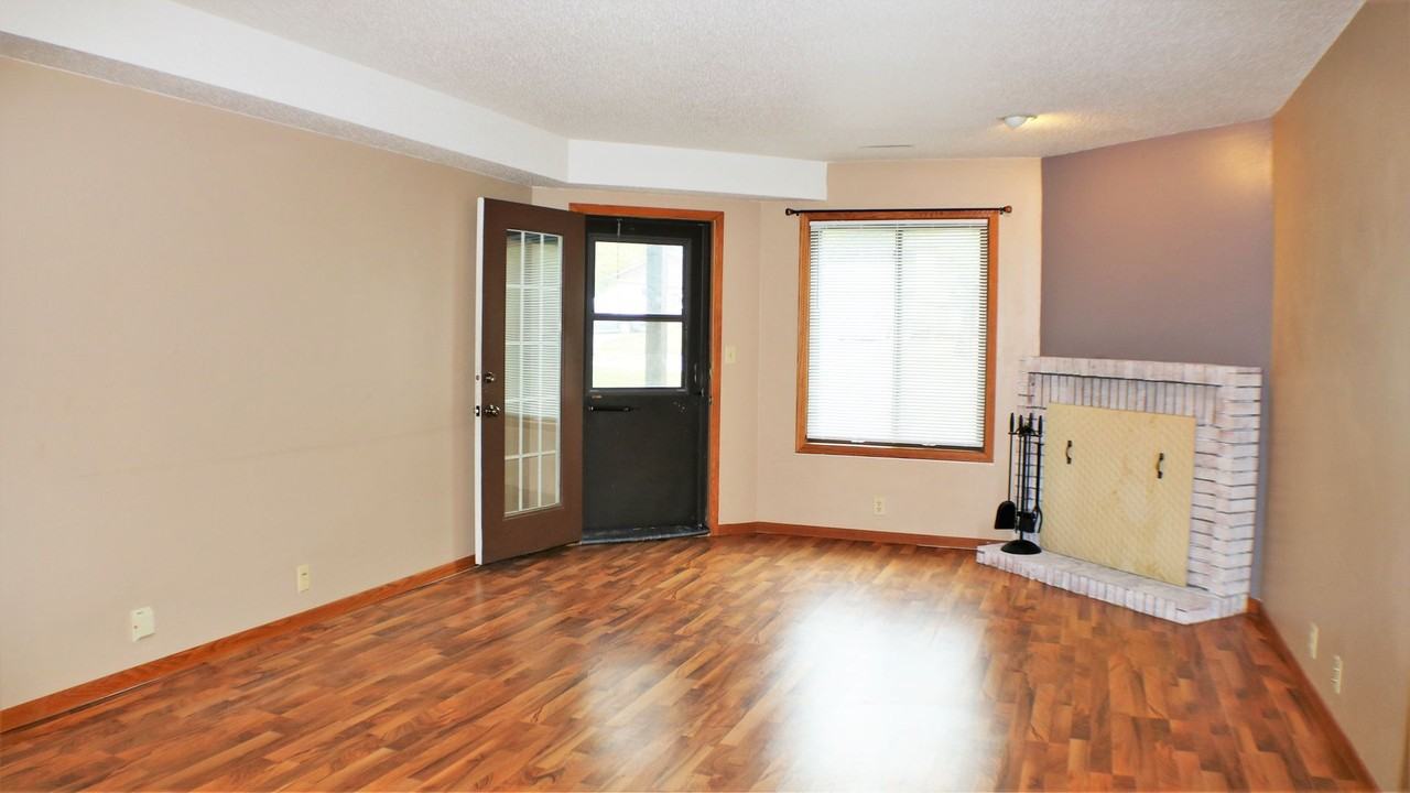 2050 Holiday Rd - Photo 3 of 28
