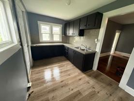 160 Hancock St - Photo 1 of 1