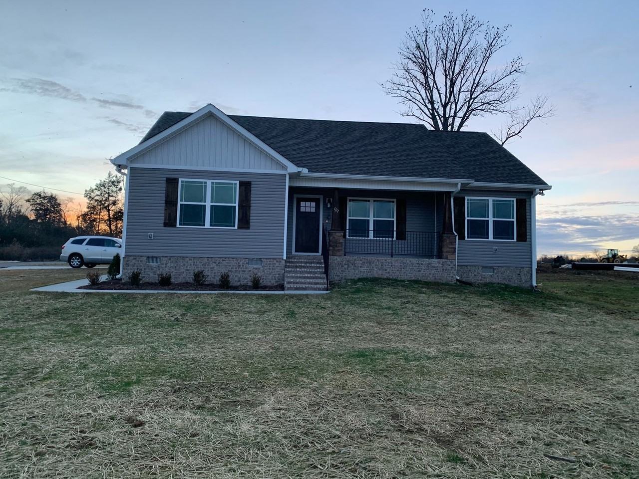 200 Lexington Cv