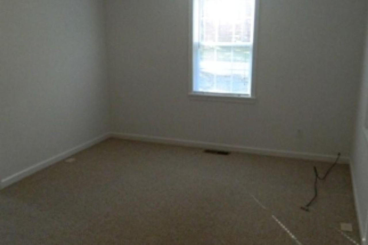 135 Irvington Springs Rd - Photo 4 of 10
