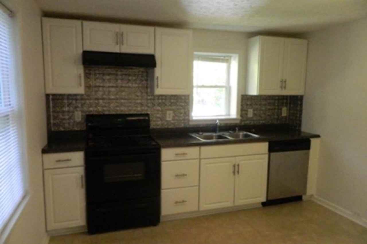 135 Irvington Springs Rd - Photo 7 of 10