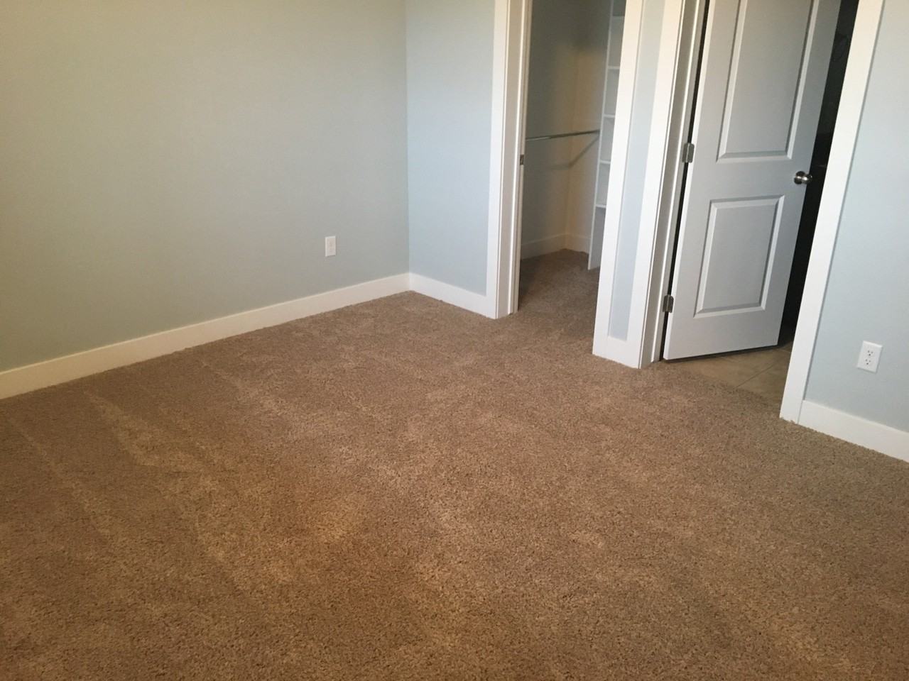 209 W Ridge Rd - Photo 3 of 9