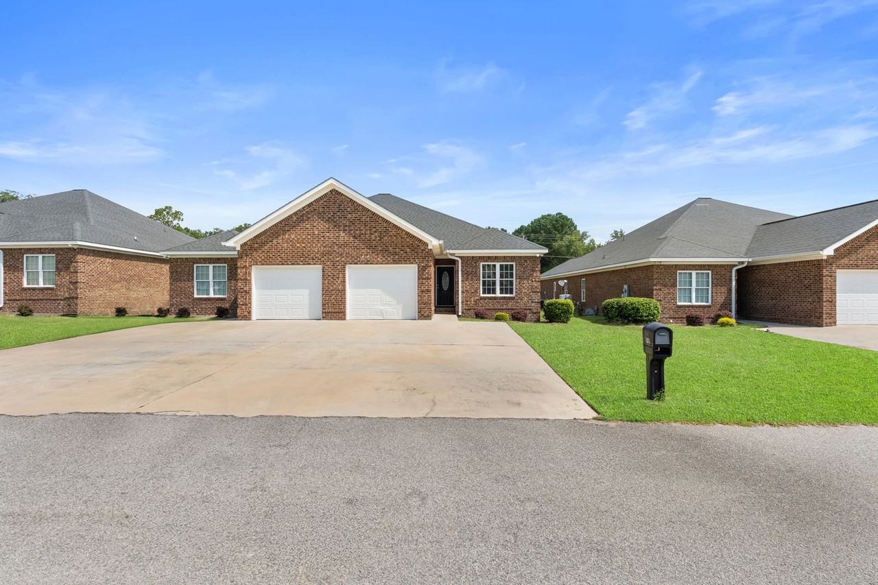 102 Ledbury Cv - Photo 2 of 26