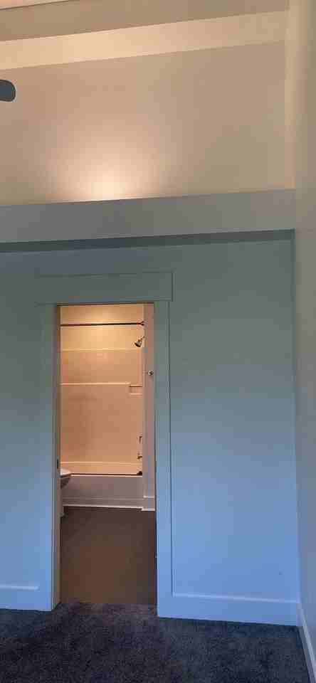 1725 W Koch St - Photo 3 of 13