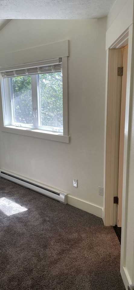 1725 W Koch St - Photo 5 of 13
