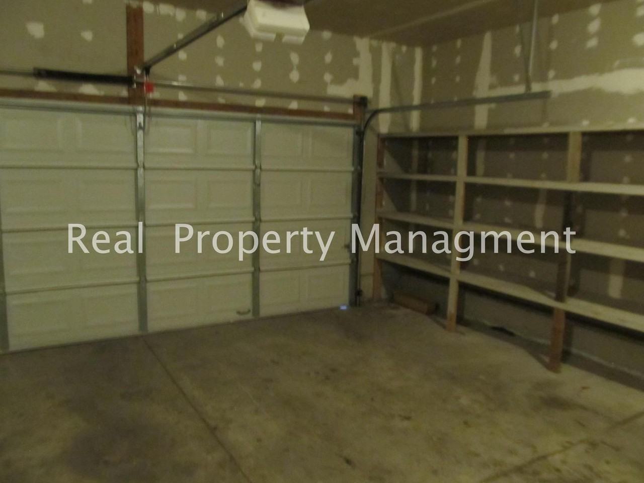 295 Willow Dr - Photo 2 of 11
