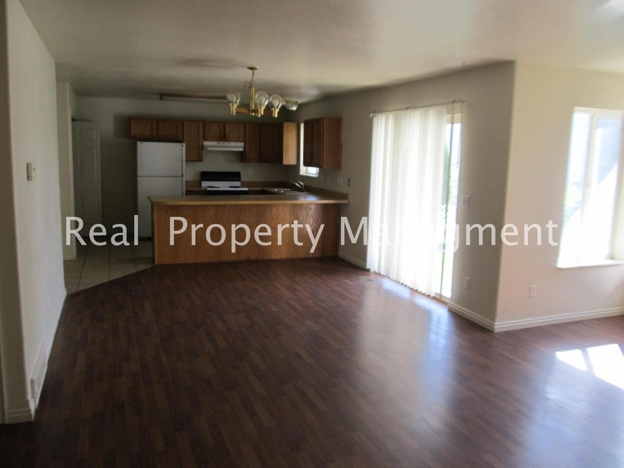 295 Willow Dr - Photo 4 of 11