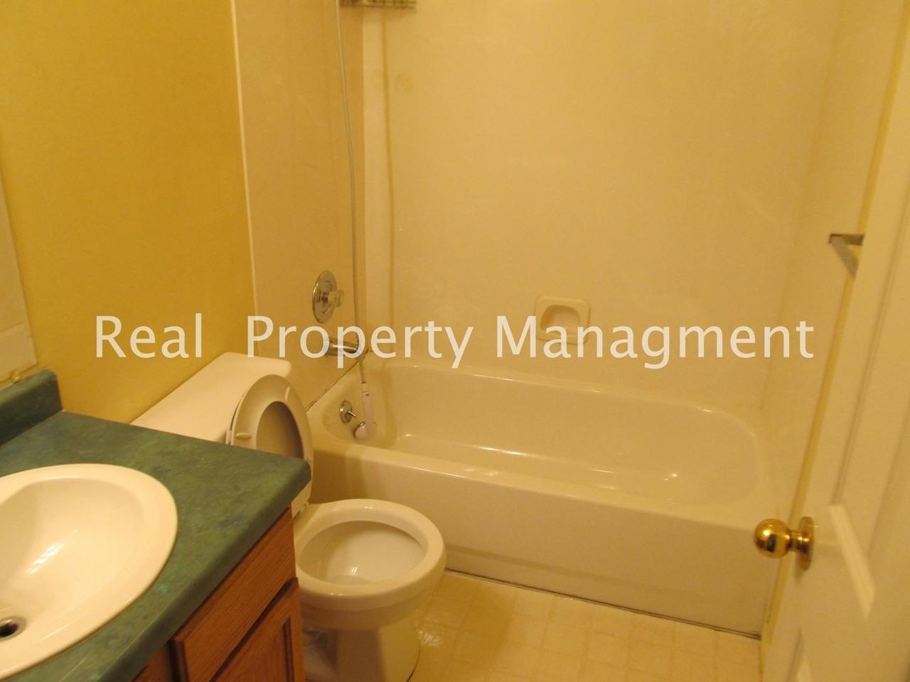 295 Willow Dr - Photo 7 of 11