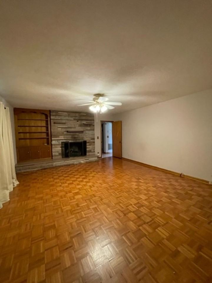 942 Margaret Dr - Photo 4 of 48