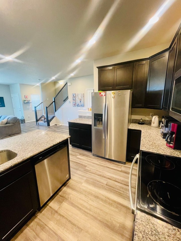 9829 Paluxy Hts - Photo 2 of 27