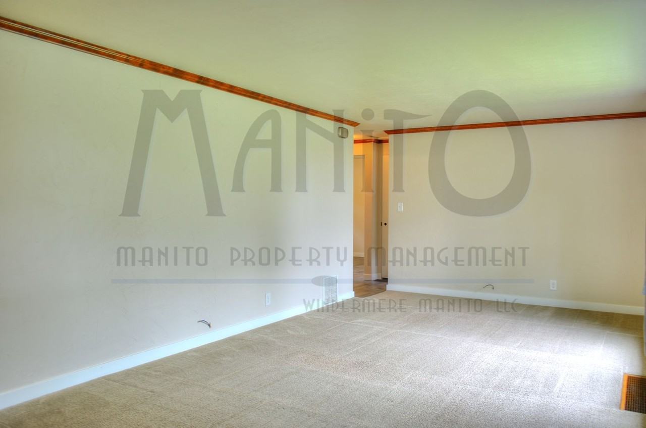 1654 E Decatur Ave - Photo 5 of 19