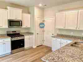 featured image of 1729 Sanctum St