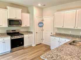 1729 Sanctum St - Photo 1 of 1