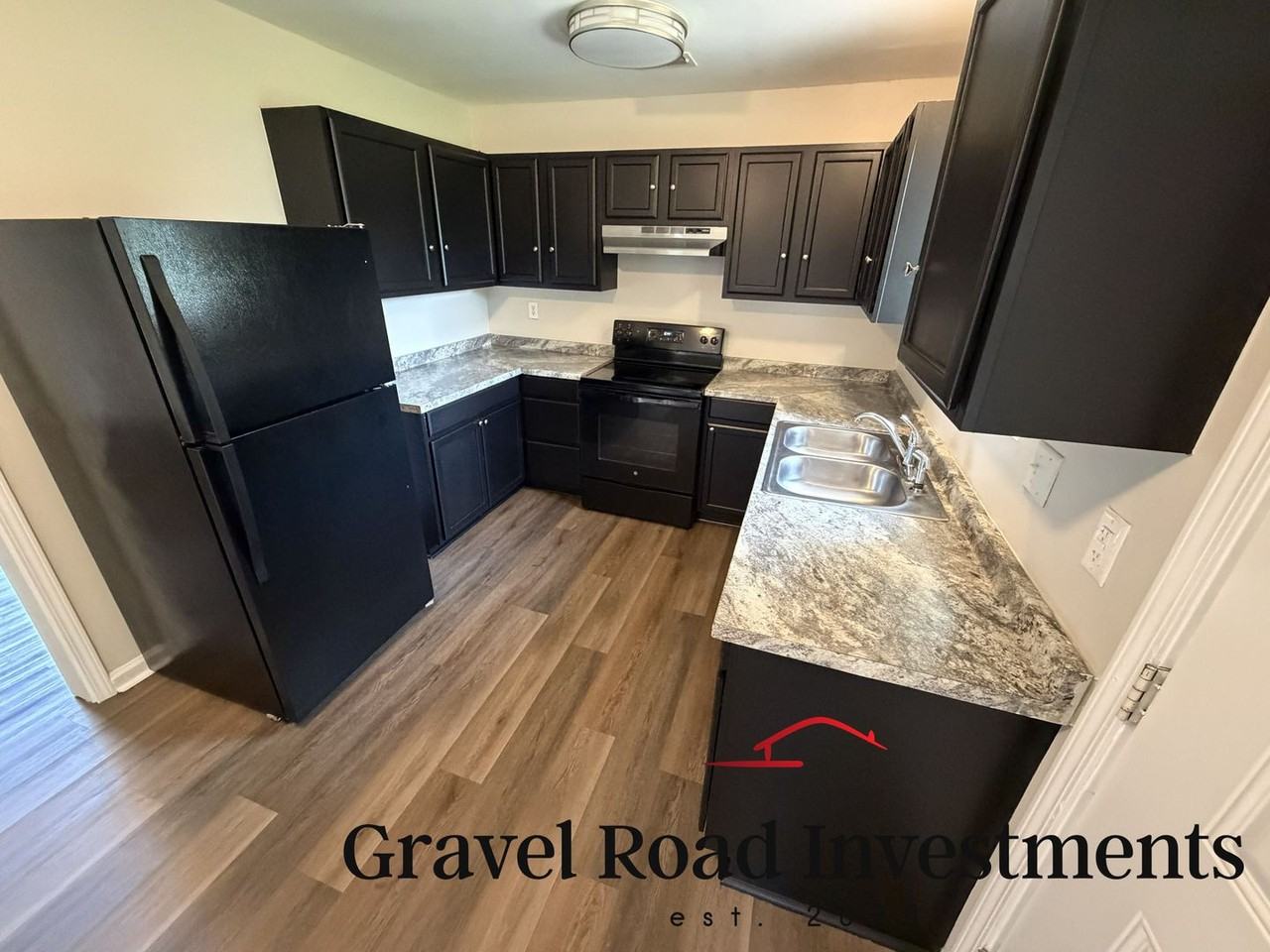 830 35th Ave - Photo 2 of 19