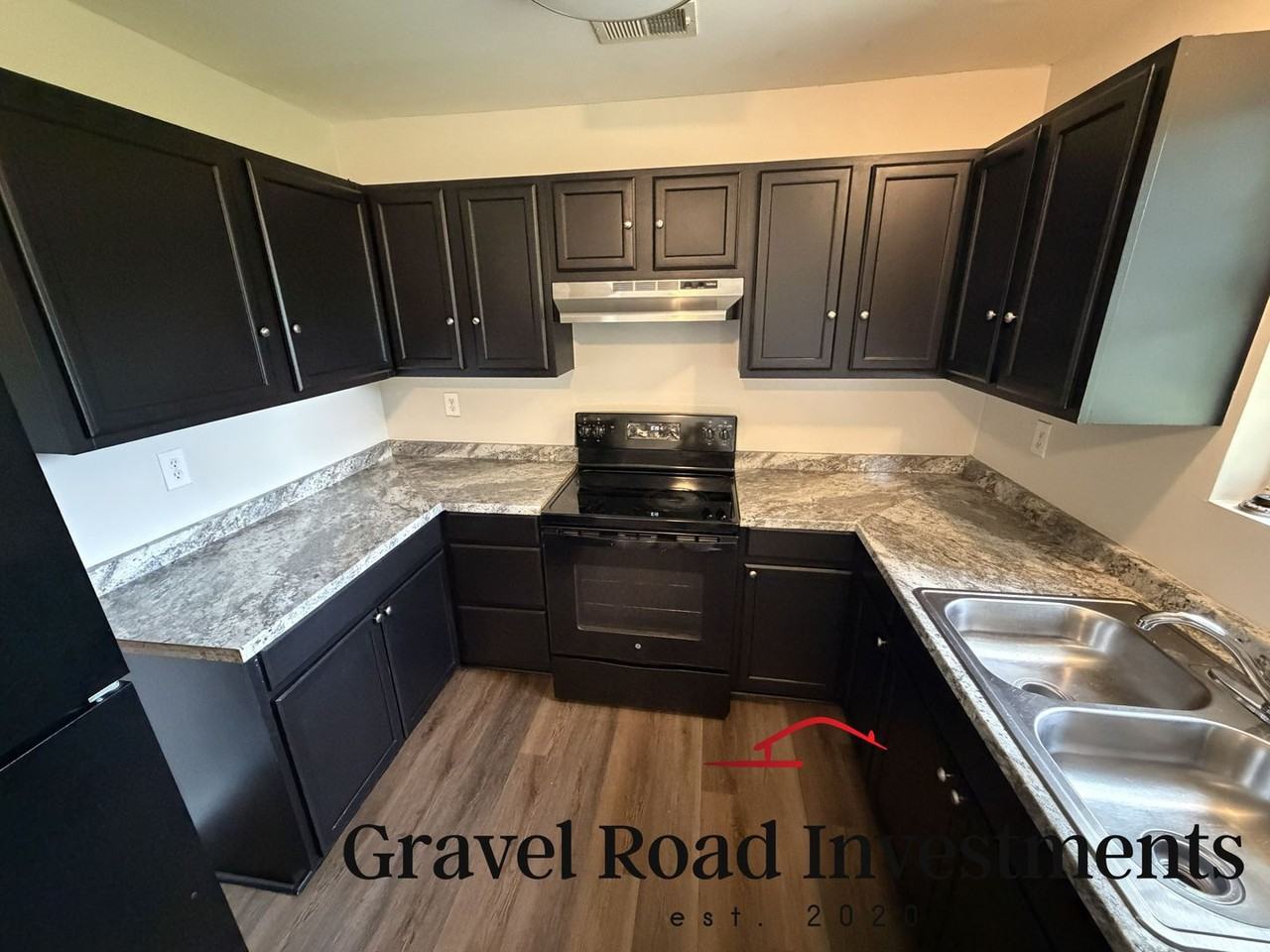 830 35th Ave - Photo 4 of 19