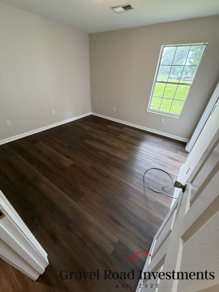 830 35th Ave - Photo 5 of 19