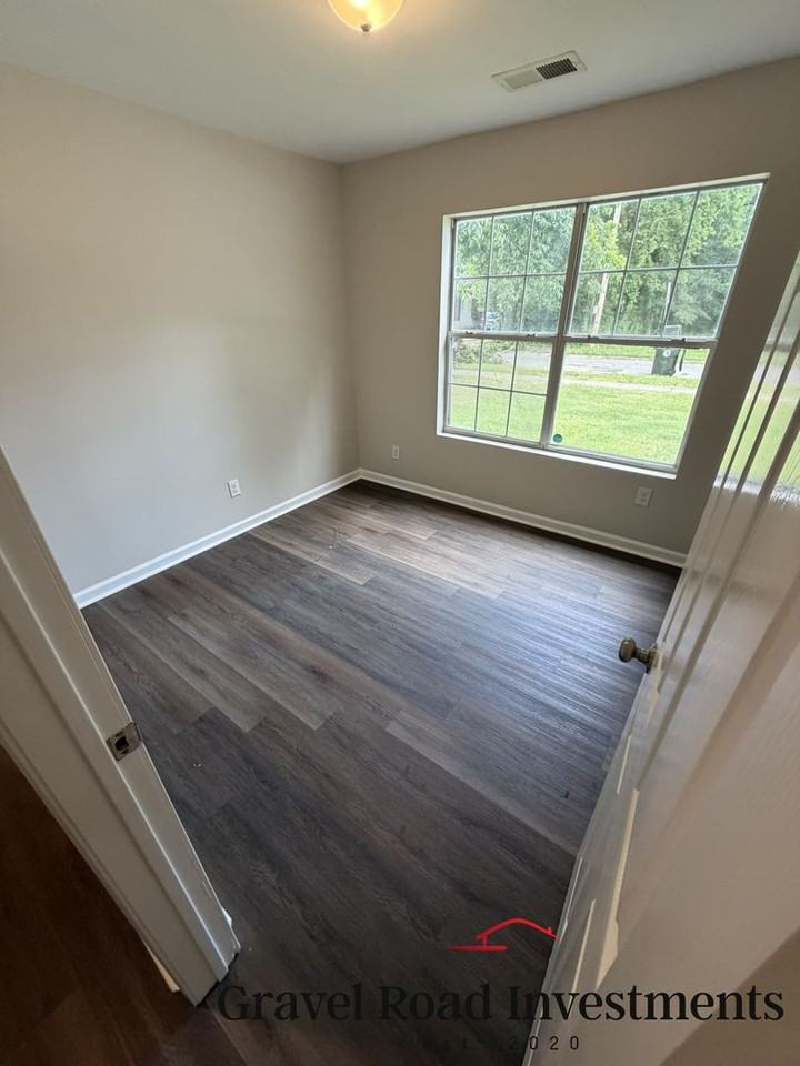 830 35th Ave - Photo 7 of 19
