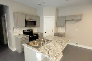 featured image of 802 N Custer St