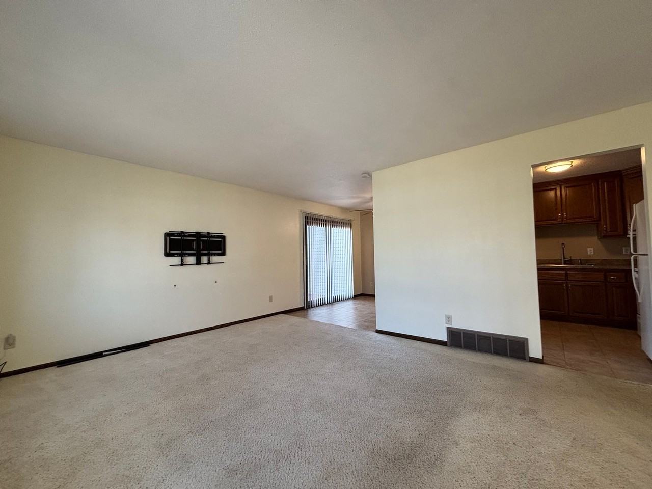 4285 Evergreen Dr - Photo 7 of 27