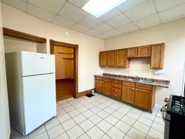 featured image of 646 W 8th St