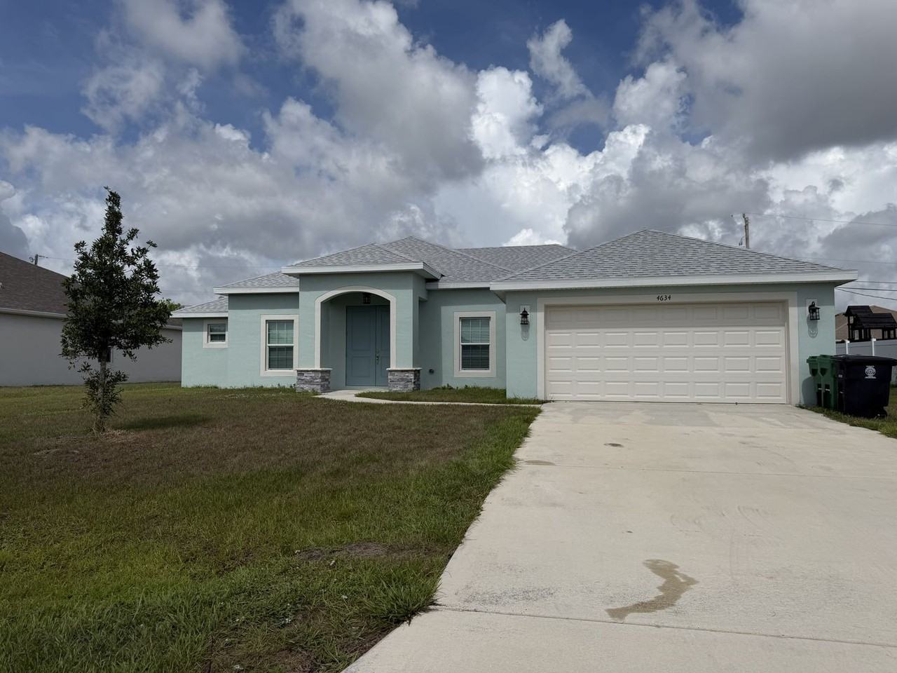 4634 Sw Athena Dr - Photo 2 of 35