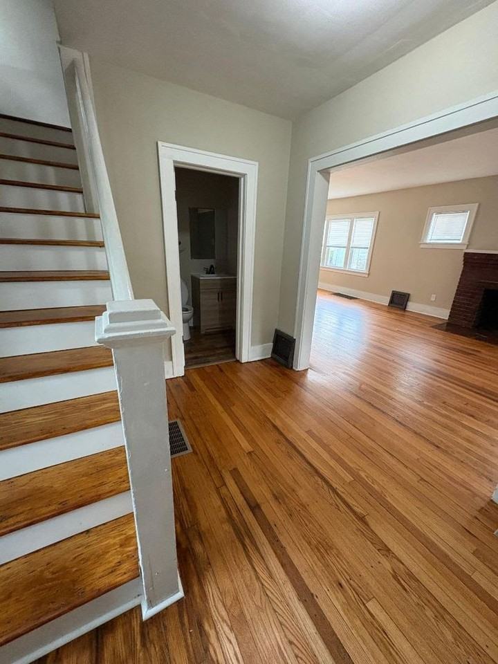 1002 Milton St - Photo 3 of 13